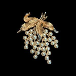 vintage Crown Trifari Gold Grapevine Pearls Brooch Pin Statement Piece Unique